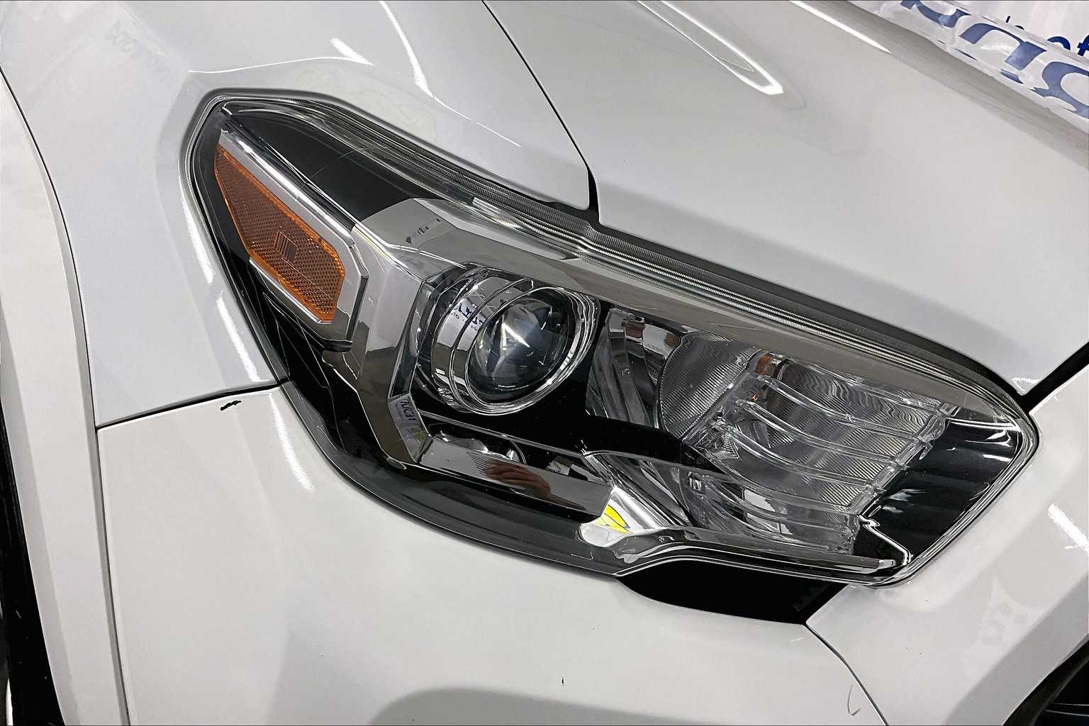 2018 Toyota Tacoma SR5 - Photo 32