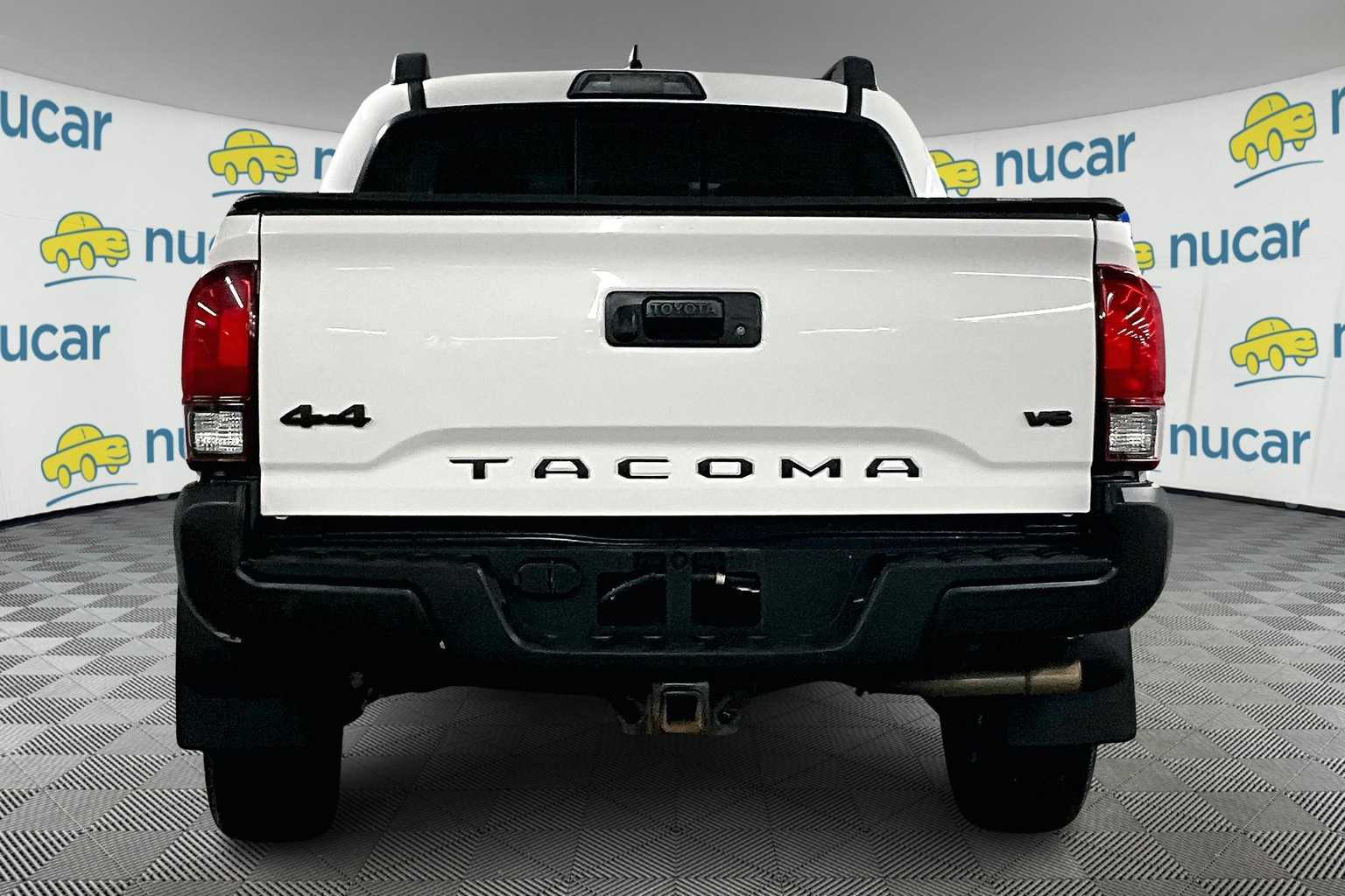 2018 Toyota Tacoma SR5 - Photo 5