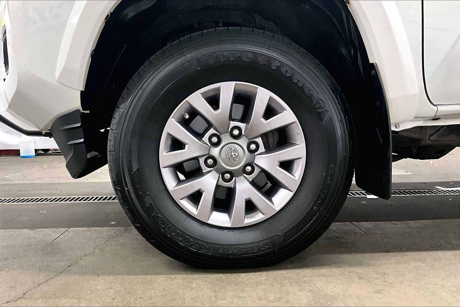 2018 Toyota Tacoma SR5 - Photo 7