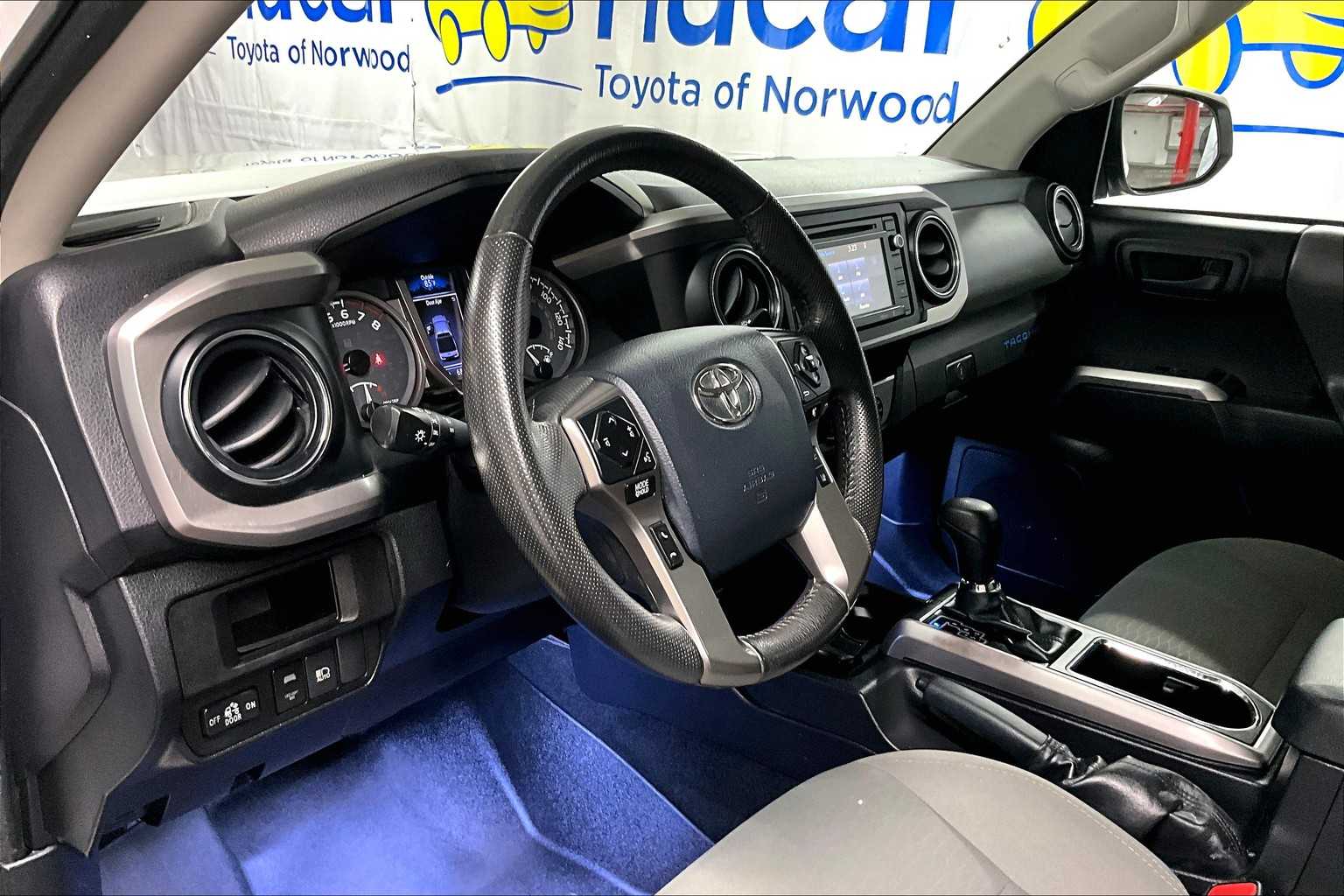 2018 Toyota Tacoma SR5 - Photo 8