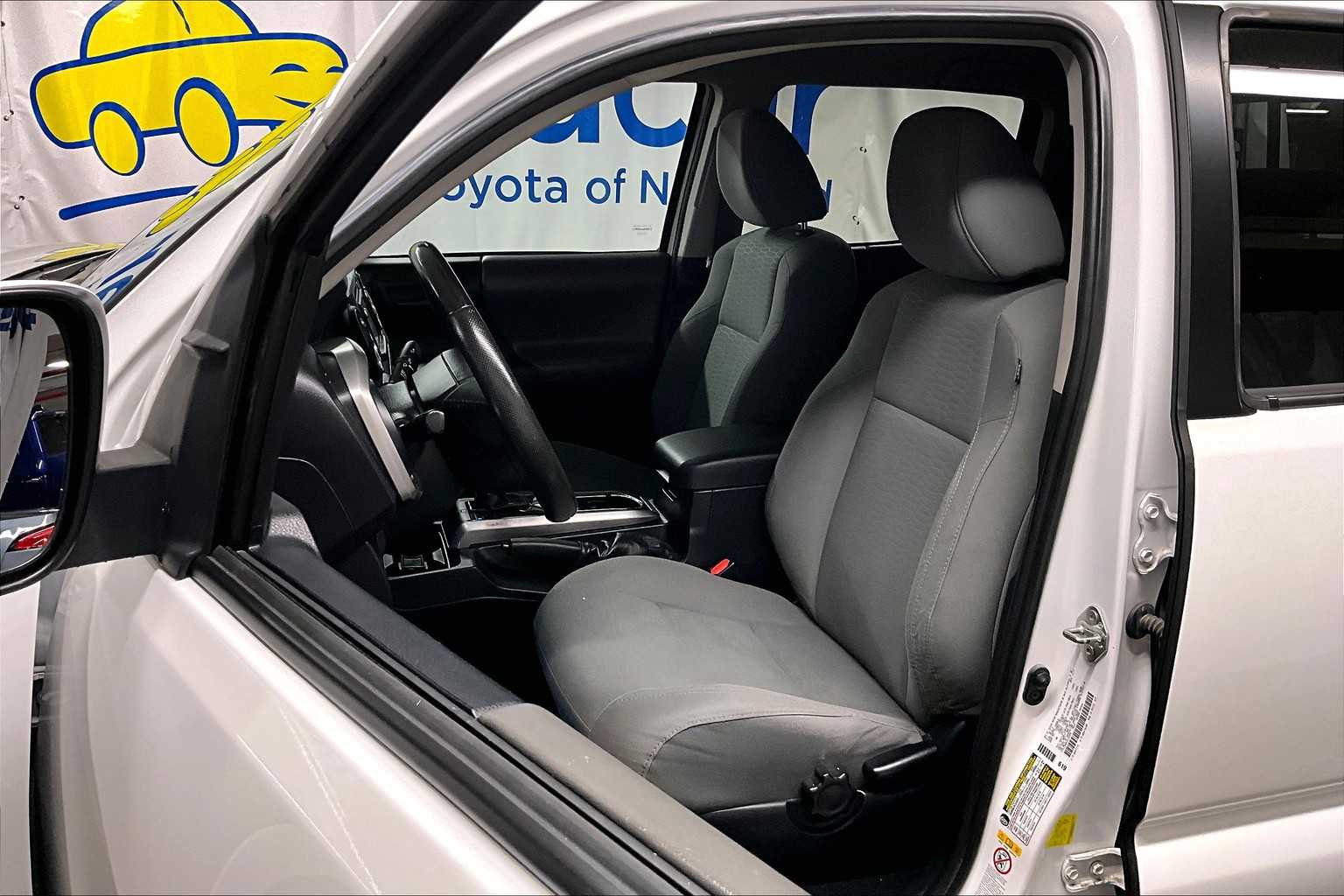 2018 Toyota Tacoma SR5 - Photo 10