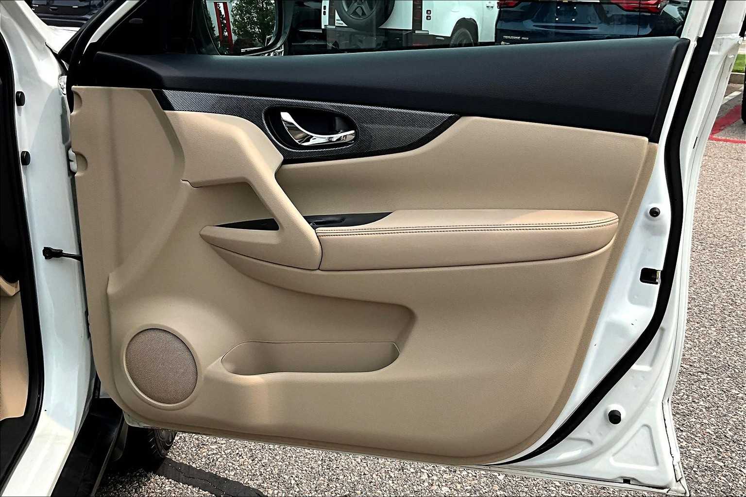 2016 Nissan Rogue SL - Photo 12