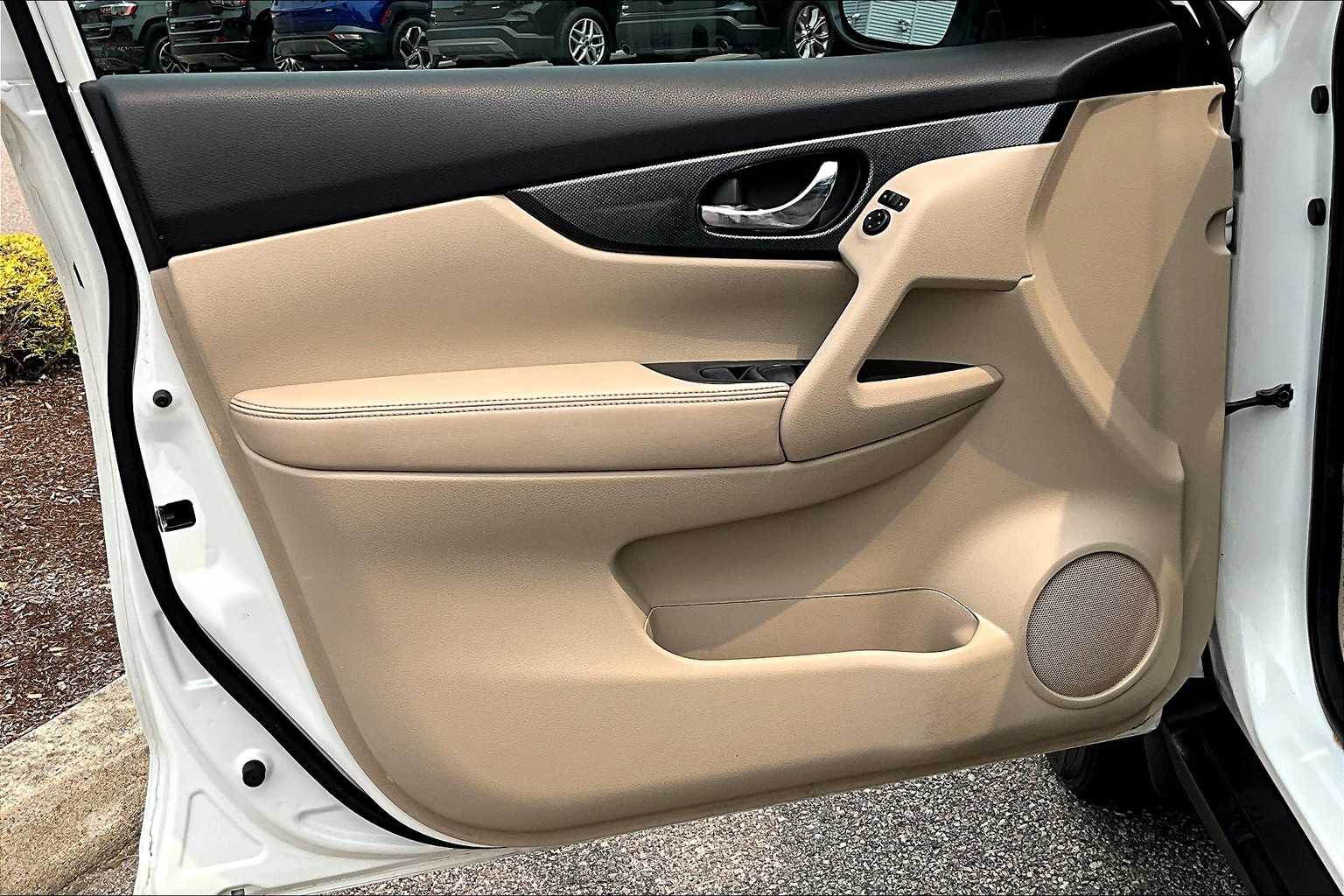 2016 Nissan Rogue SL - Photo 9