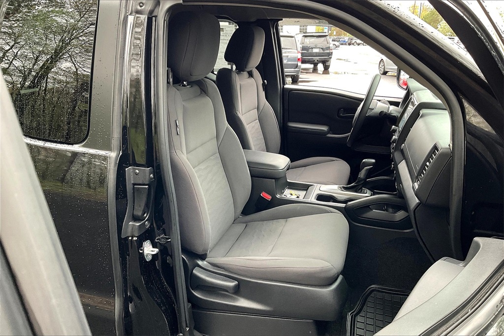 2022 Nissan Frontier S - Photo 11