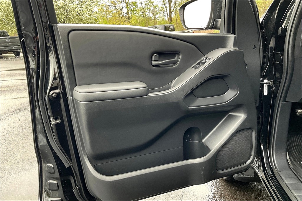 2022 Nissan Frontier S - Photo 9