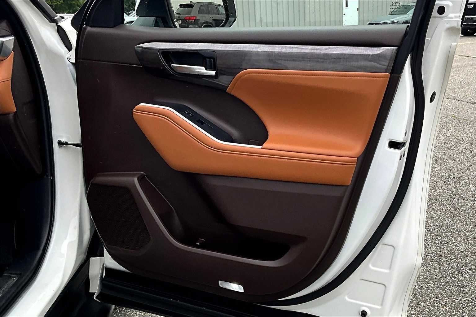 2021 Toyota Highlander Platinum - Photo 12