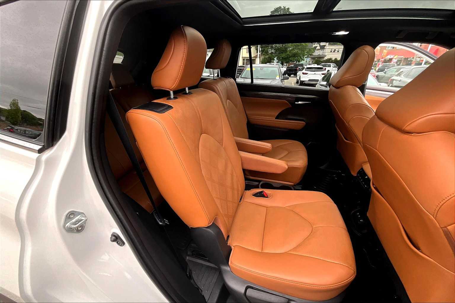 2021 Toyota Highlander Platinum - Photo 16