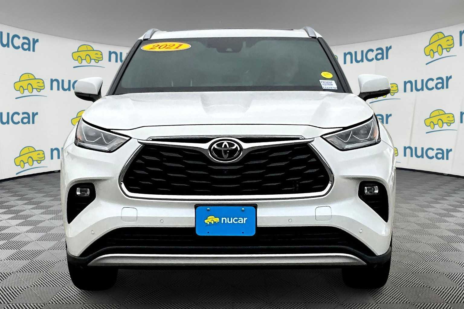 2021 Toyota Highlander Platinum - Photo 2