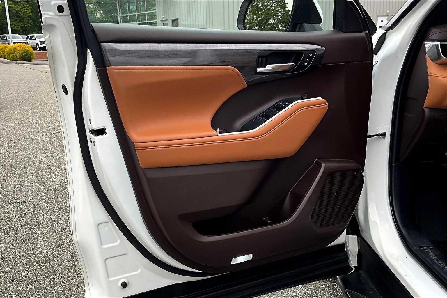 2021 Toyota Highlander Platinum - Photo 9