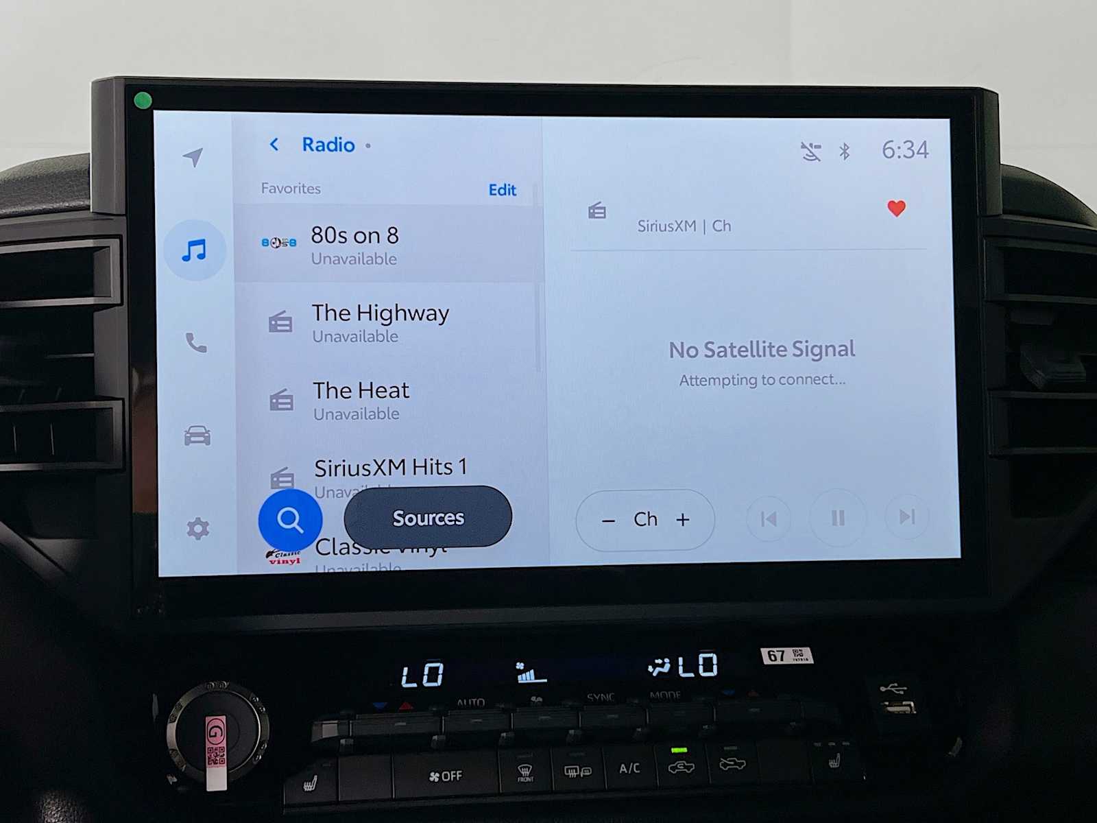 2025 Toyota Tundra SR5 - Photo 8