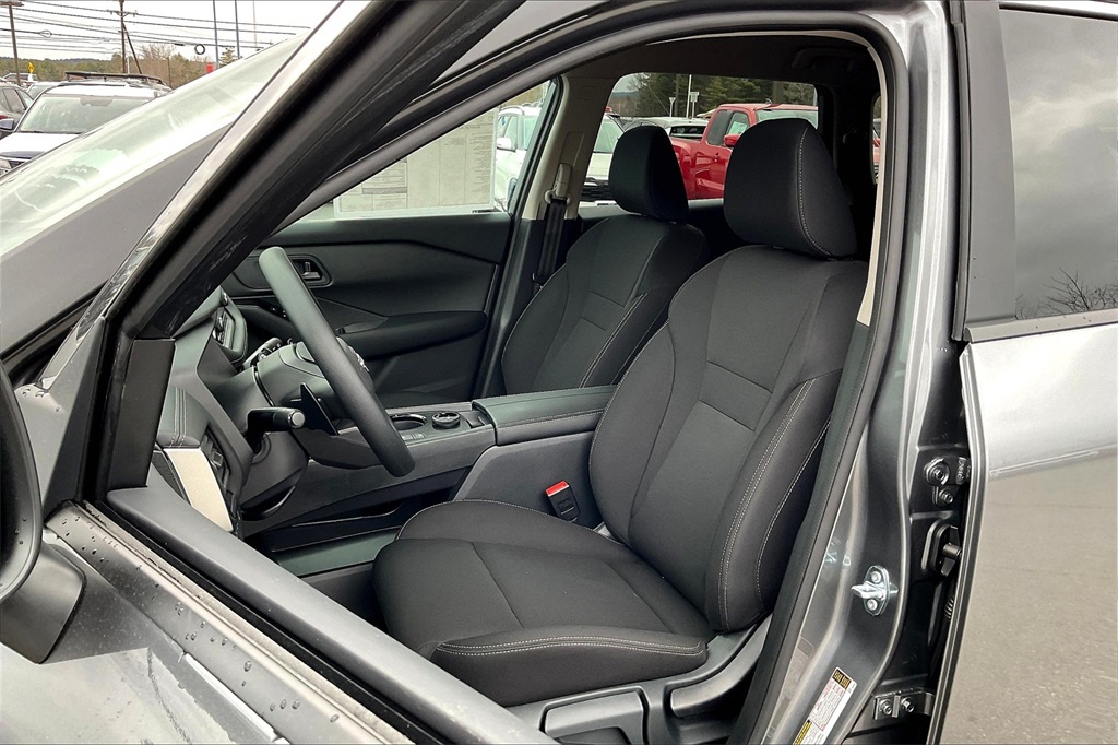2025 Nissan Rogue S - Photo 11