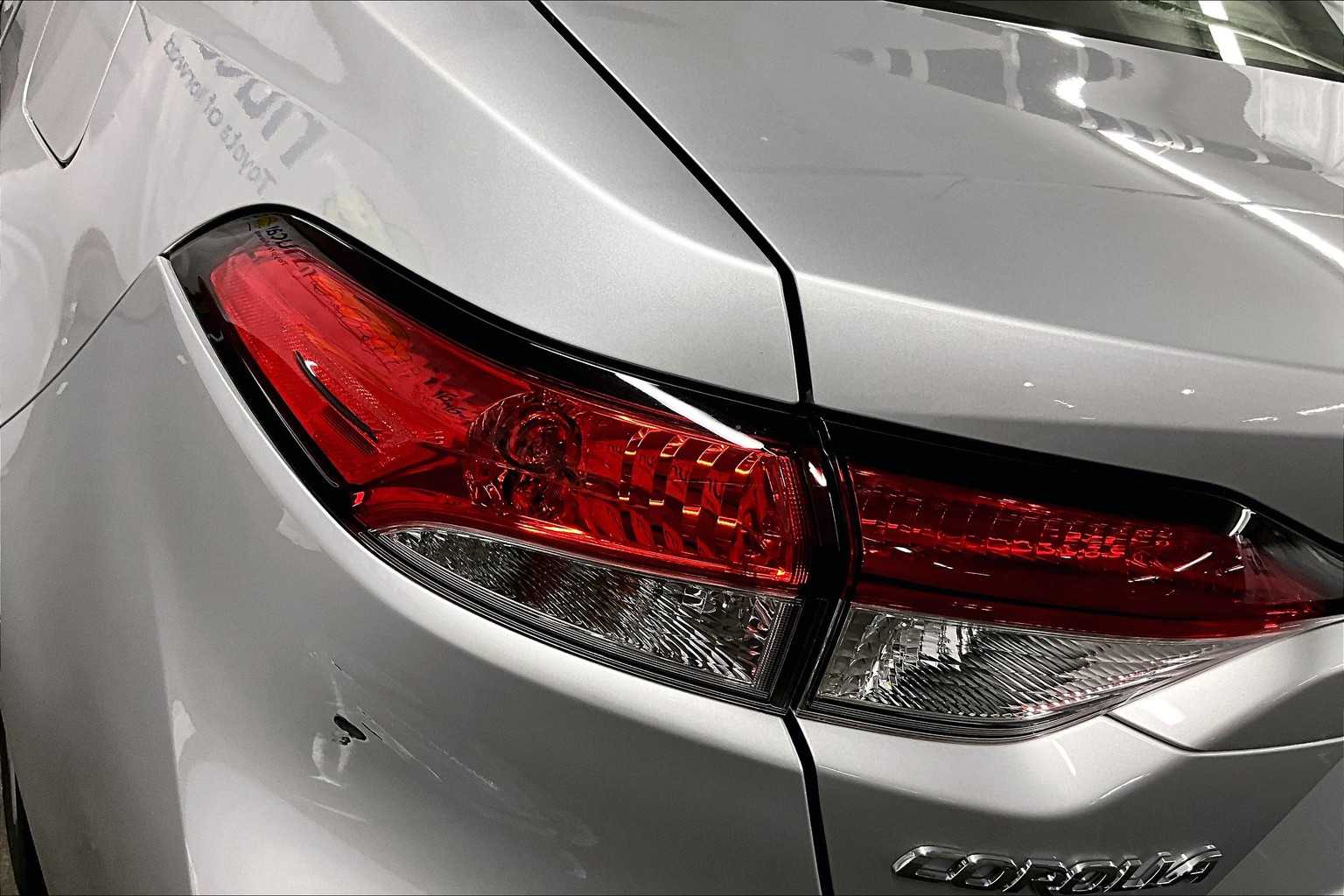 2022 Toyota Corolla LE - Photo 32