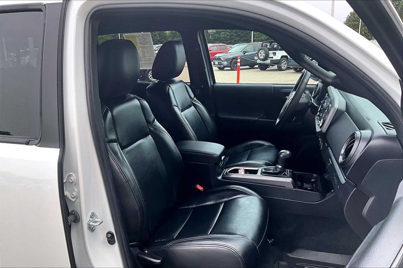 2022 Toyota Tacoma TRD Sport - Photo 11