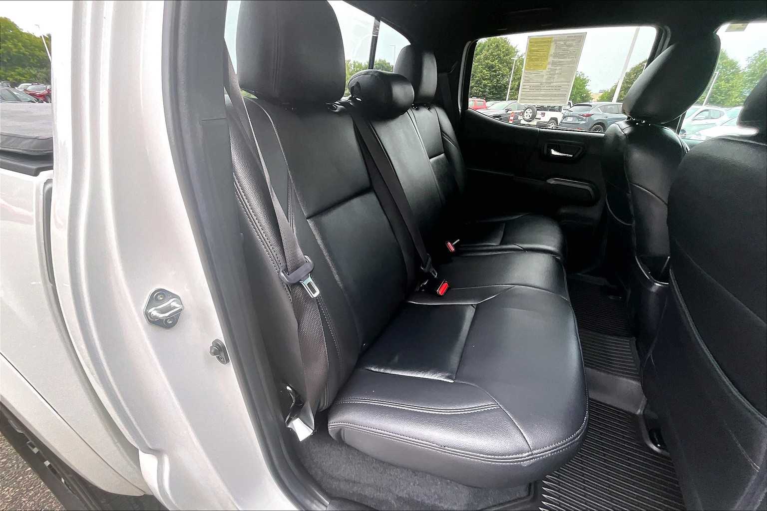 2022 Toyota Tacoma TRD Sport - Photo 16