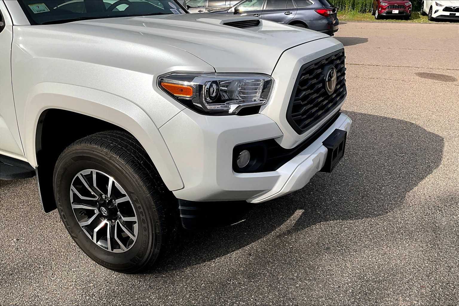 2022 Toyota Tacoma TRD Sport - Photo 5