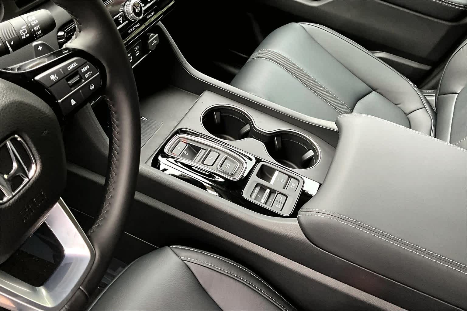 2025 Honda Pilot EX-L - Photo 14