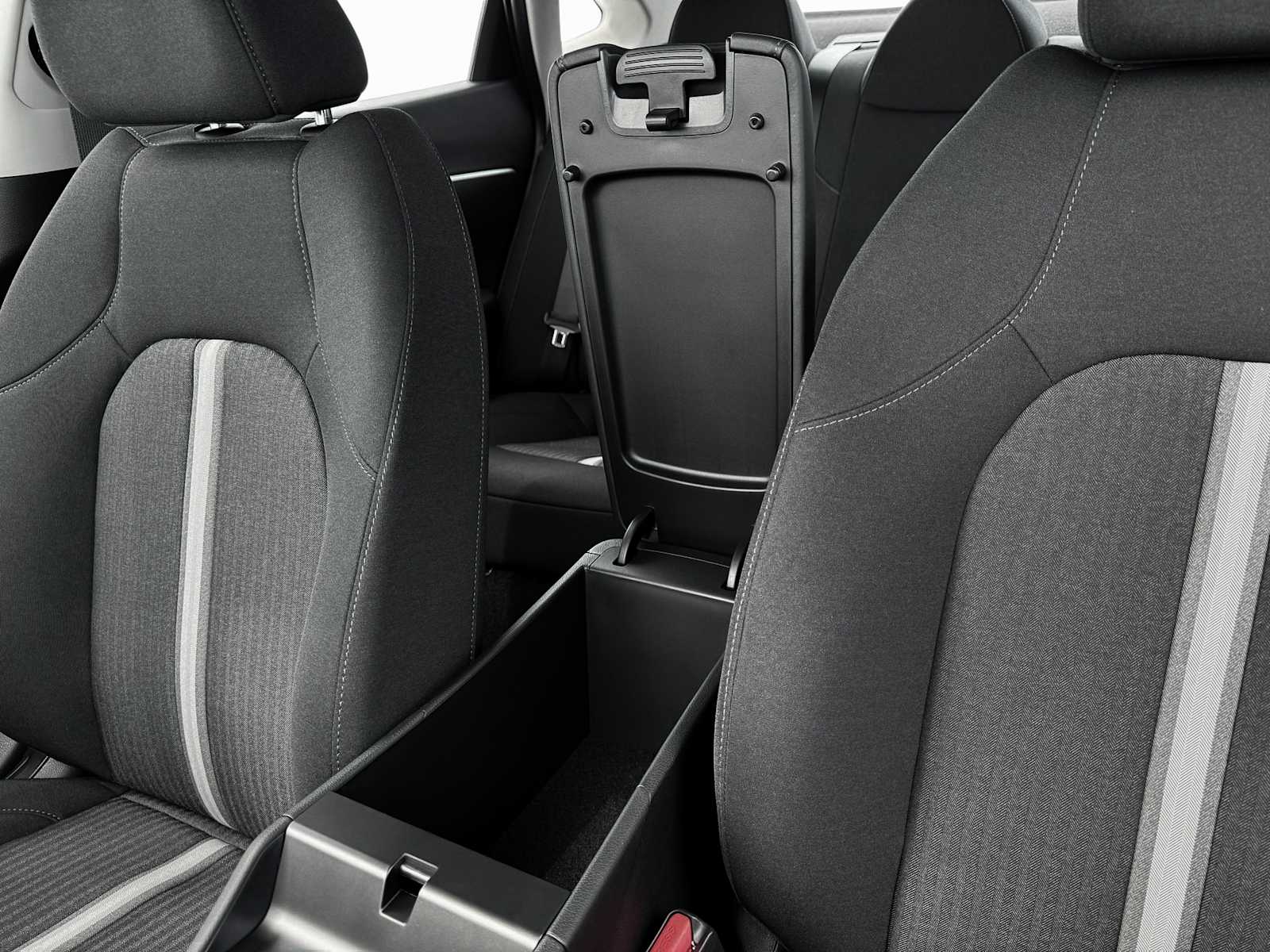 2025 Hyundai Sonata SE - Photo 18