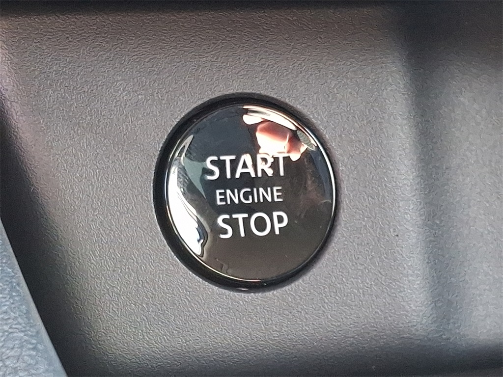2025 Nissan Rogue SV - Photo 15