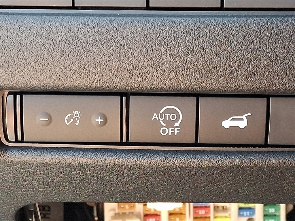 2025 Nissan Rogue SV - Photo 18