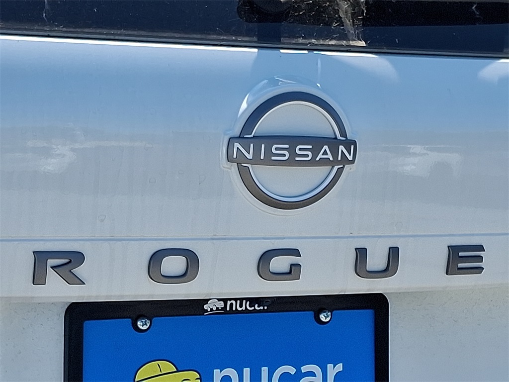 2025 Nissan Rogue SV - Photo 20
