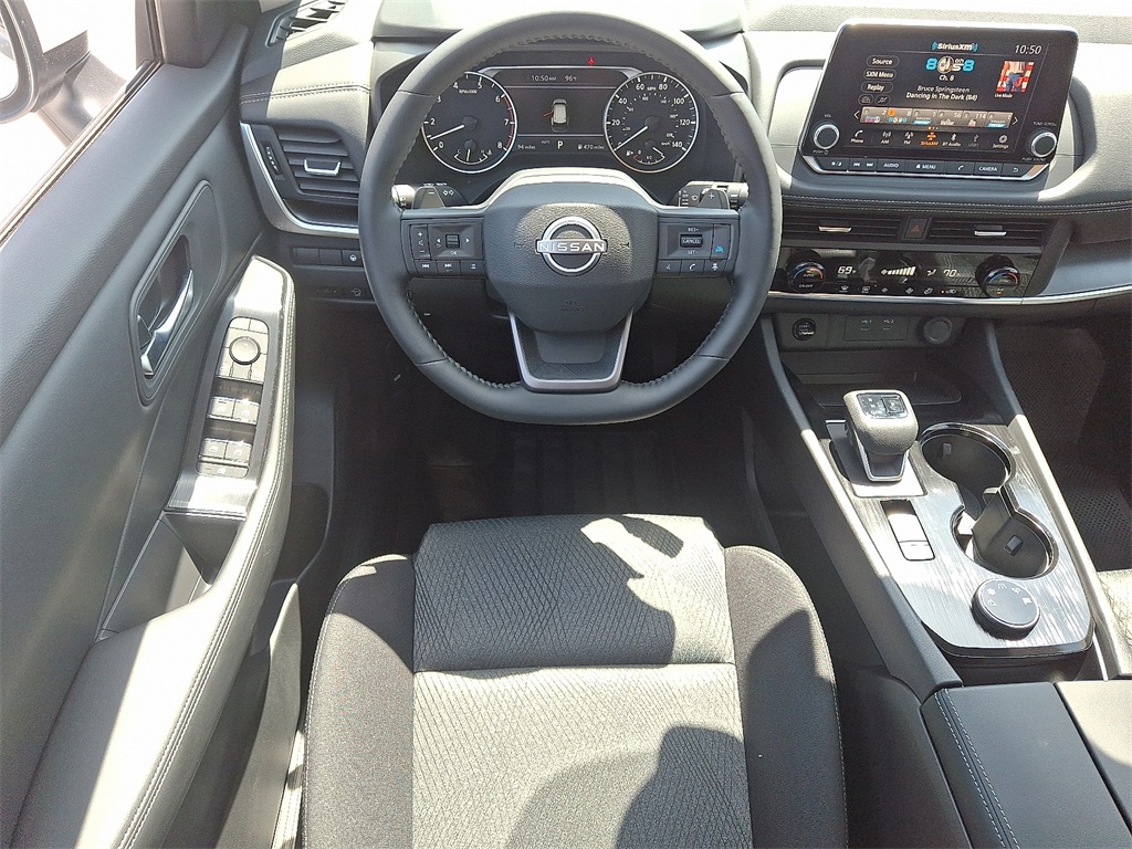 2025 Nissan Rogue SV - Photo 7