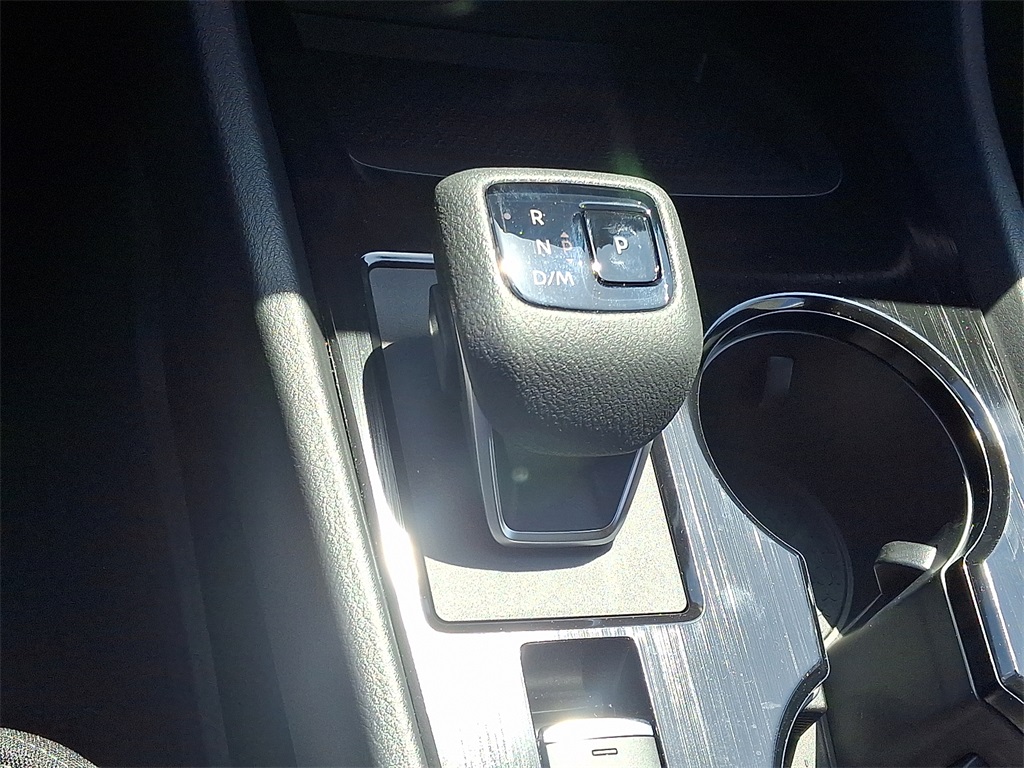 2025 Nissan Rogue SV - Photo 10