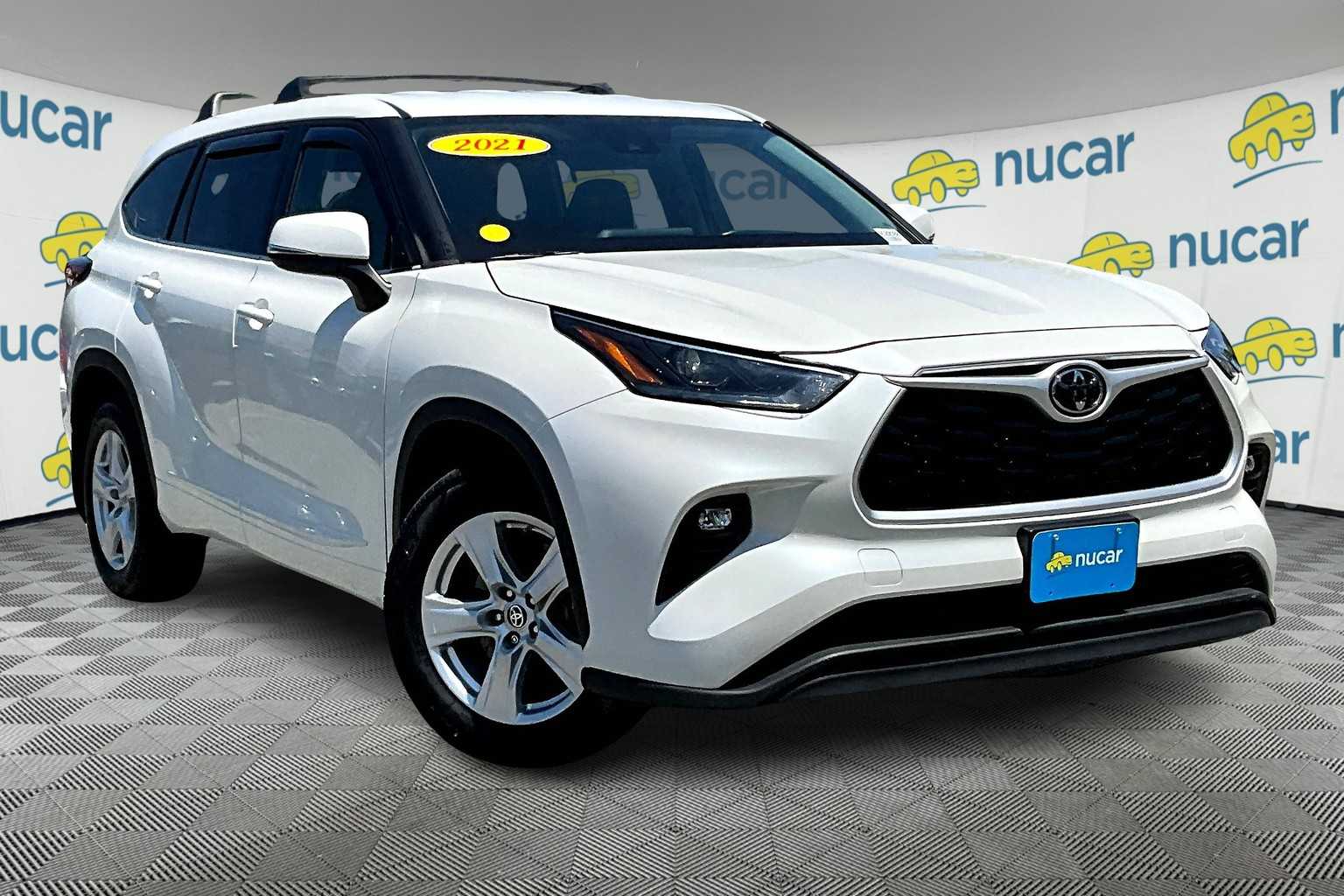 2021 Toyota Highlander LE - Photo 1