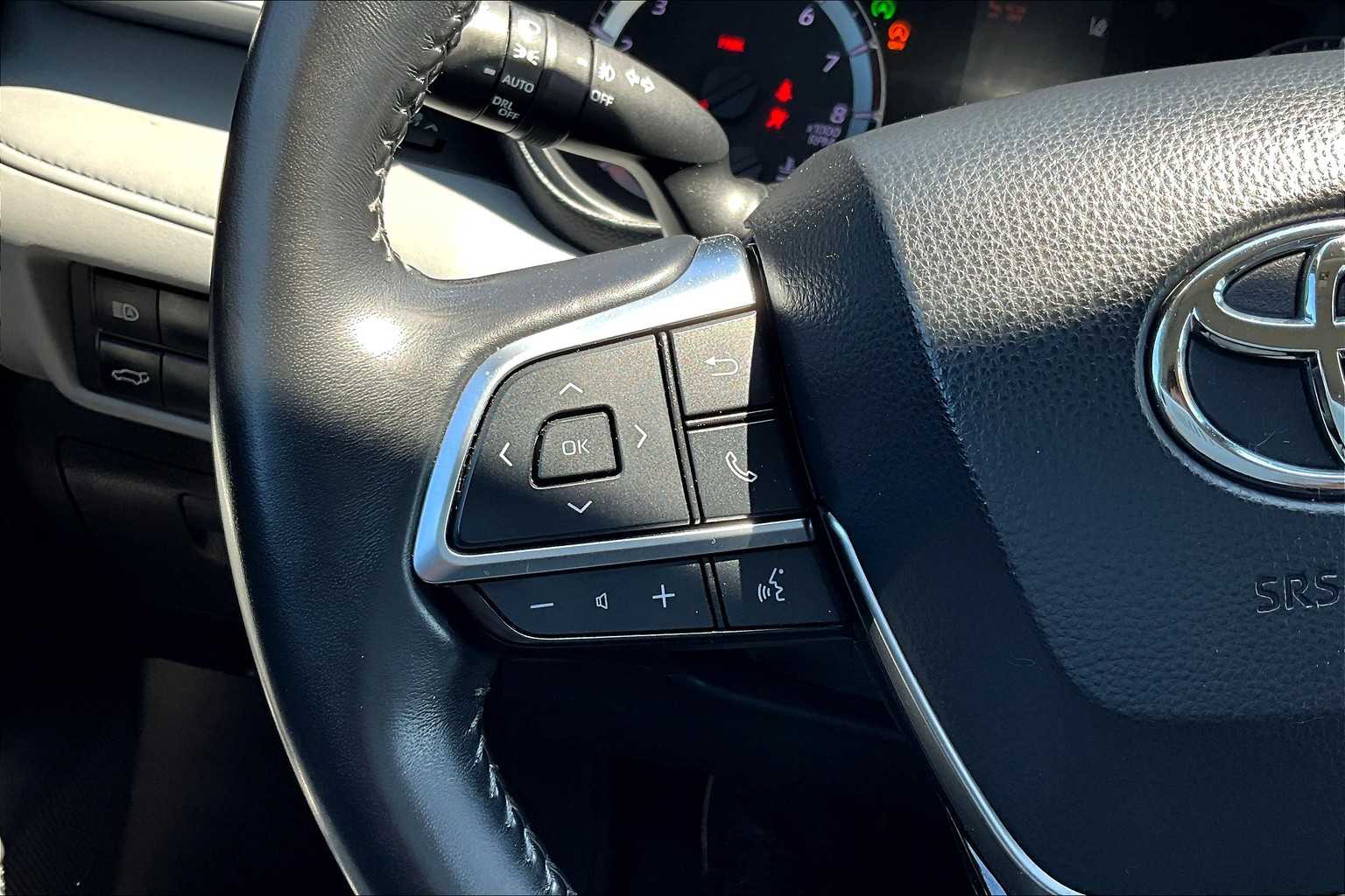 2021 Toyota Highlander LE - Photo 23