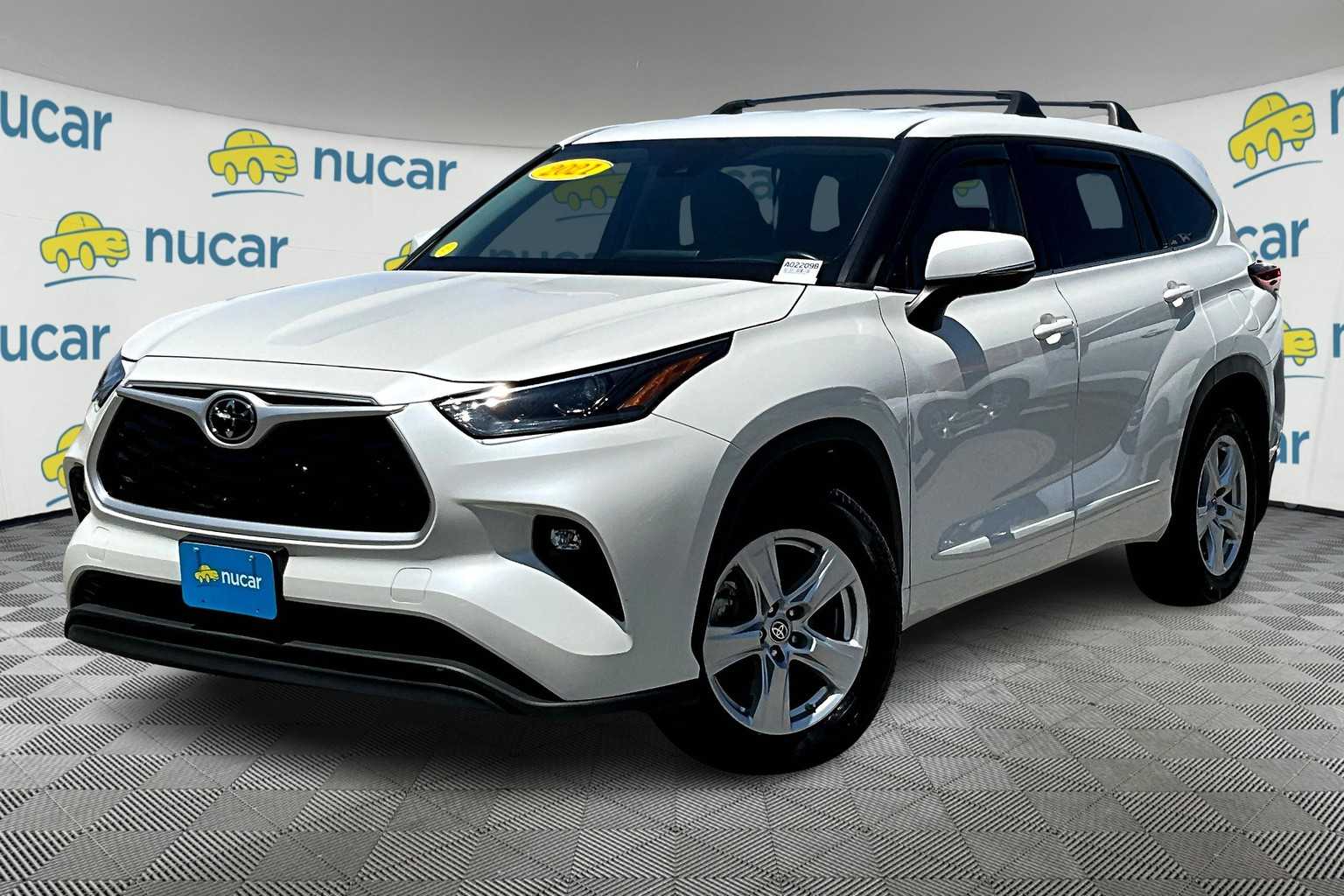 2021 Toyota Highlander LE - Photo 3
