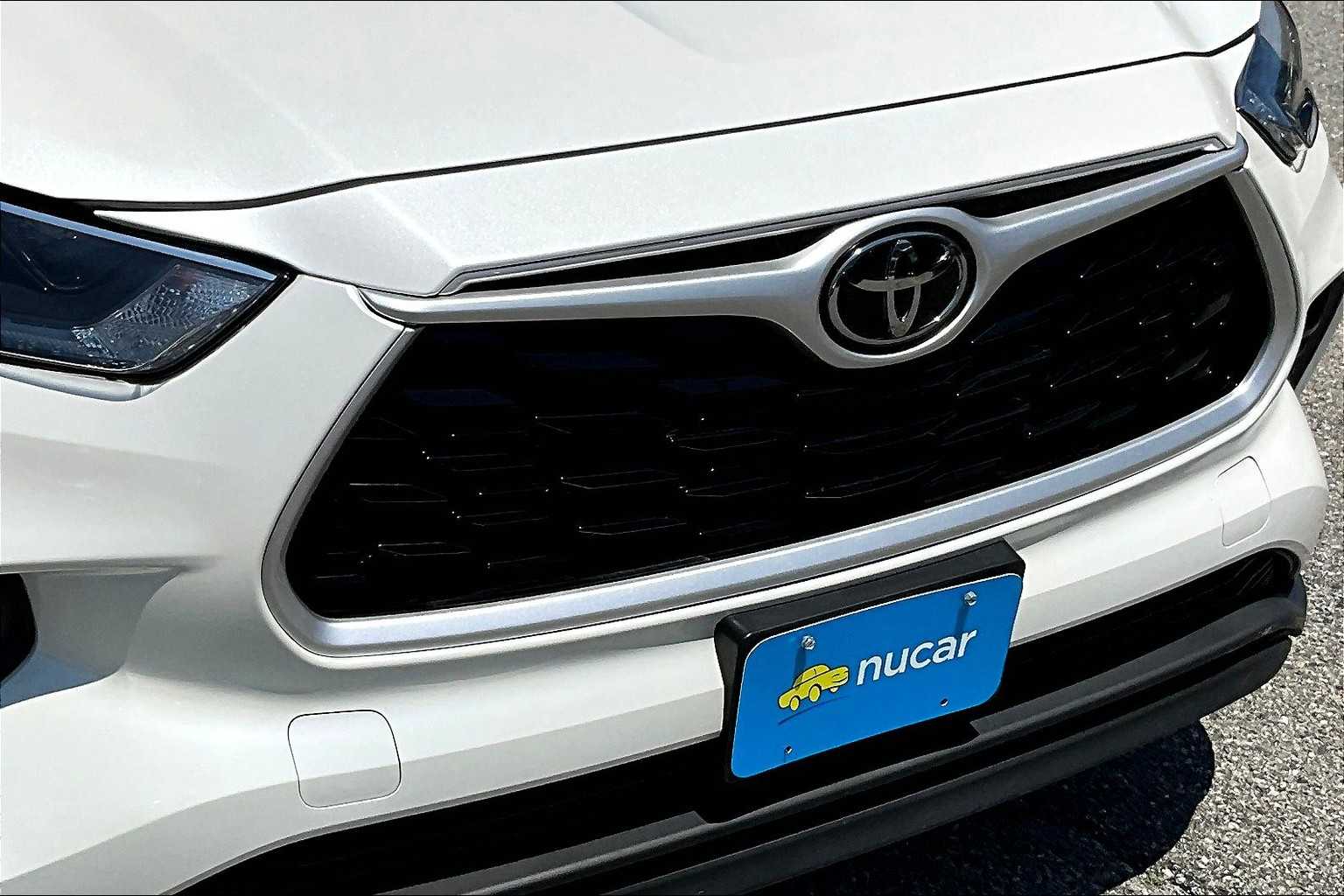 2021 Toyota Highlander LE - Photo 31