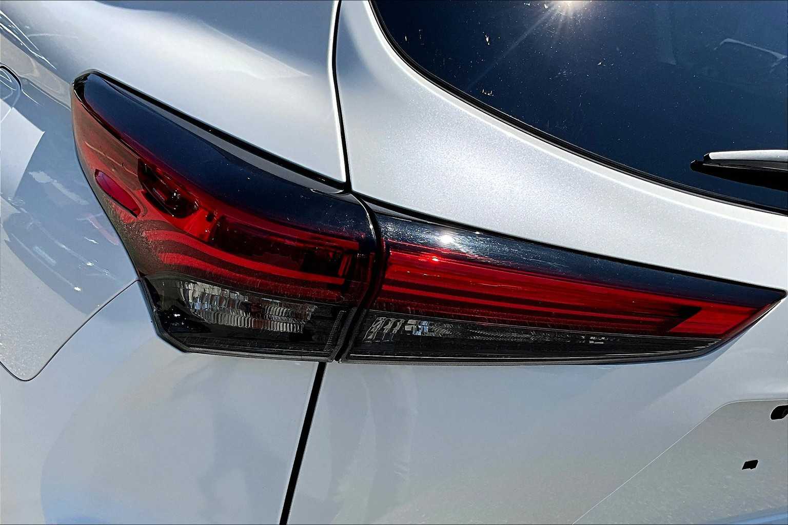 2021 Toyota Highlander LE - Photo 33