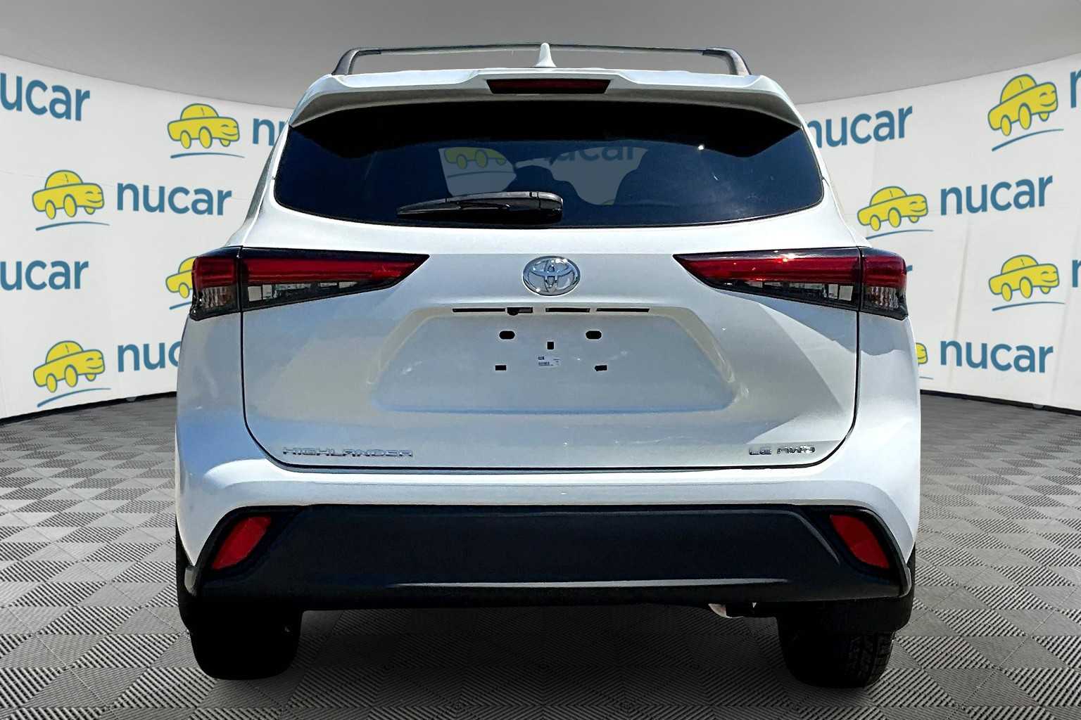 2021 Toyota Highlander LE - Photo 5