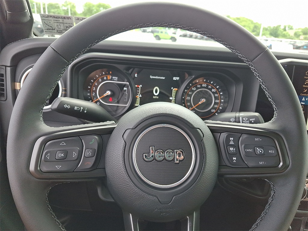2025 Jeep Gladiator  - Photo 15