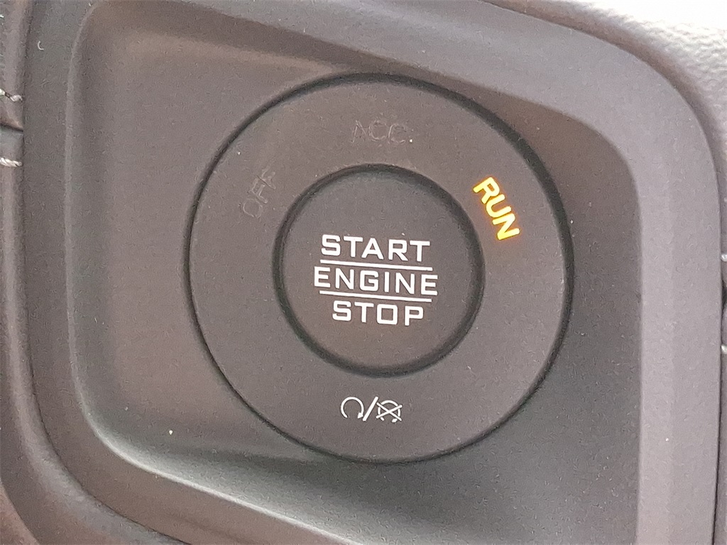 2025 Jeep Gladiator  - Photo 16