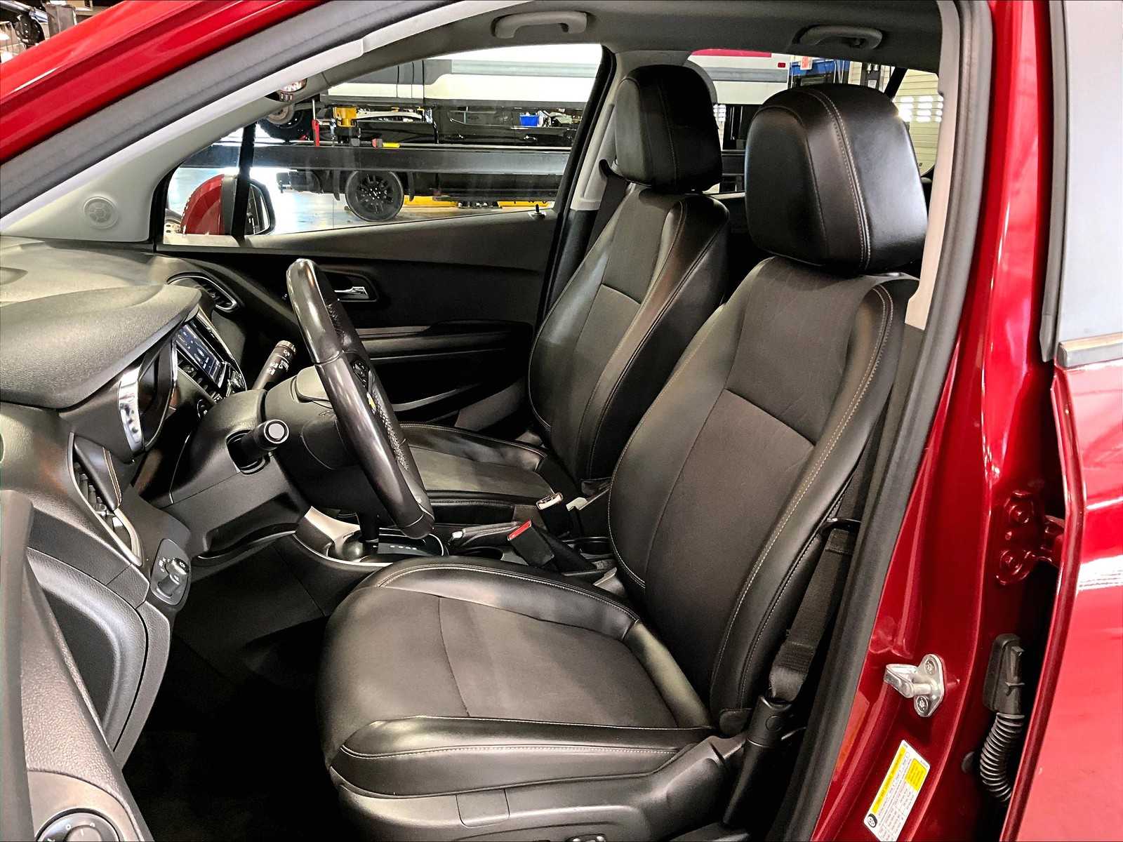 2022 Chevrolet Trax LT - Photo 10