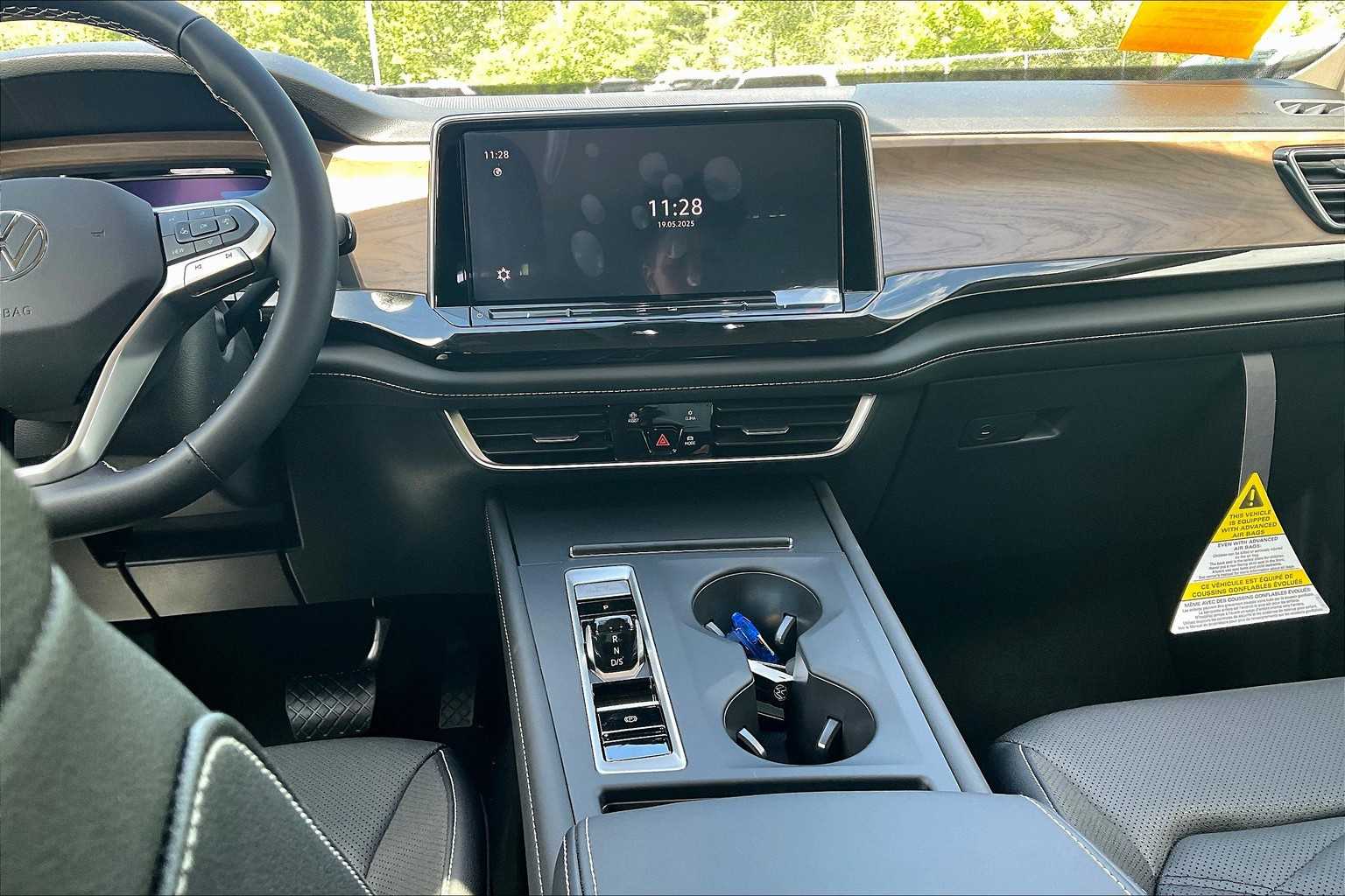 2025 Volkswagen Atlas 2.0T SE - Photo 13