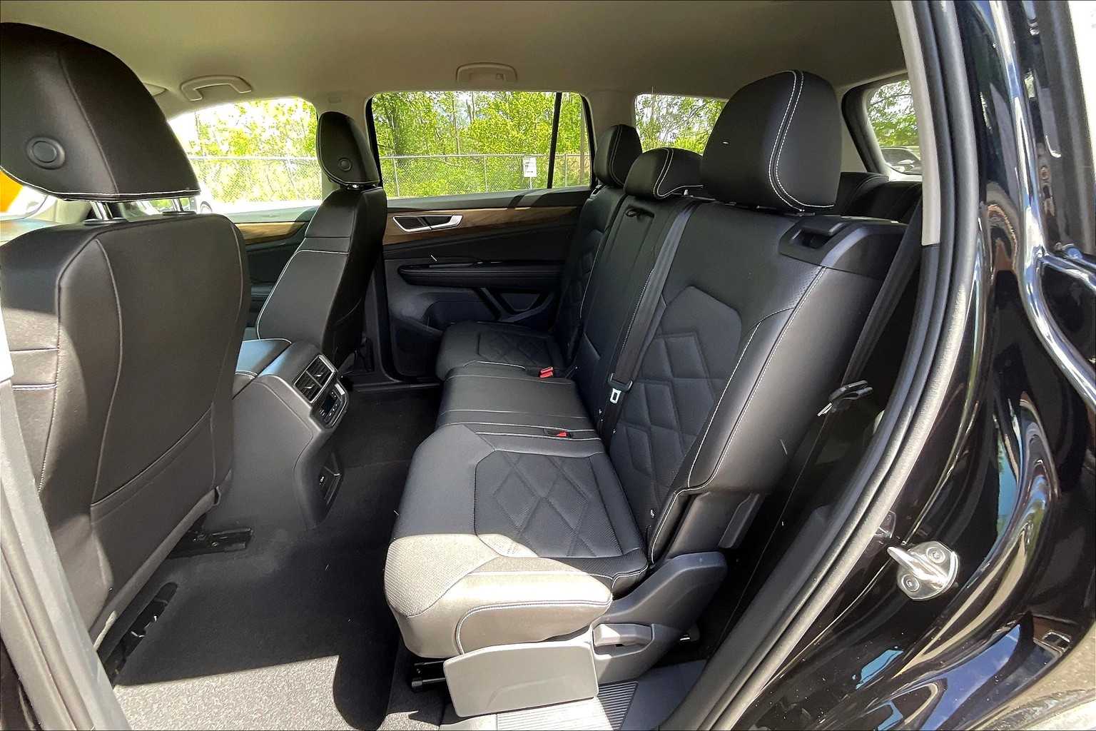 2025 Volkswagen Atlas 2.0T SE - Photo 15