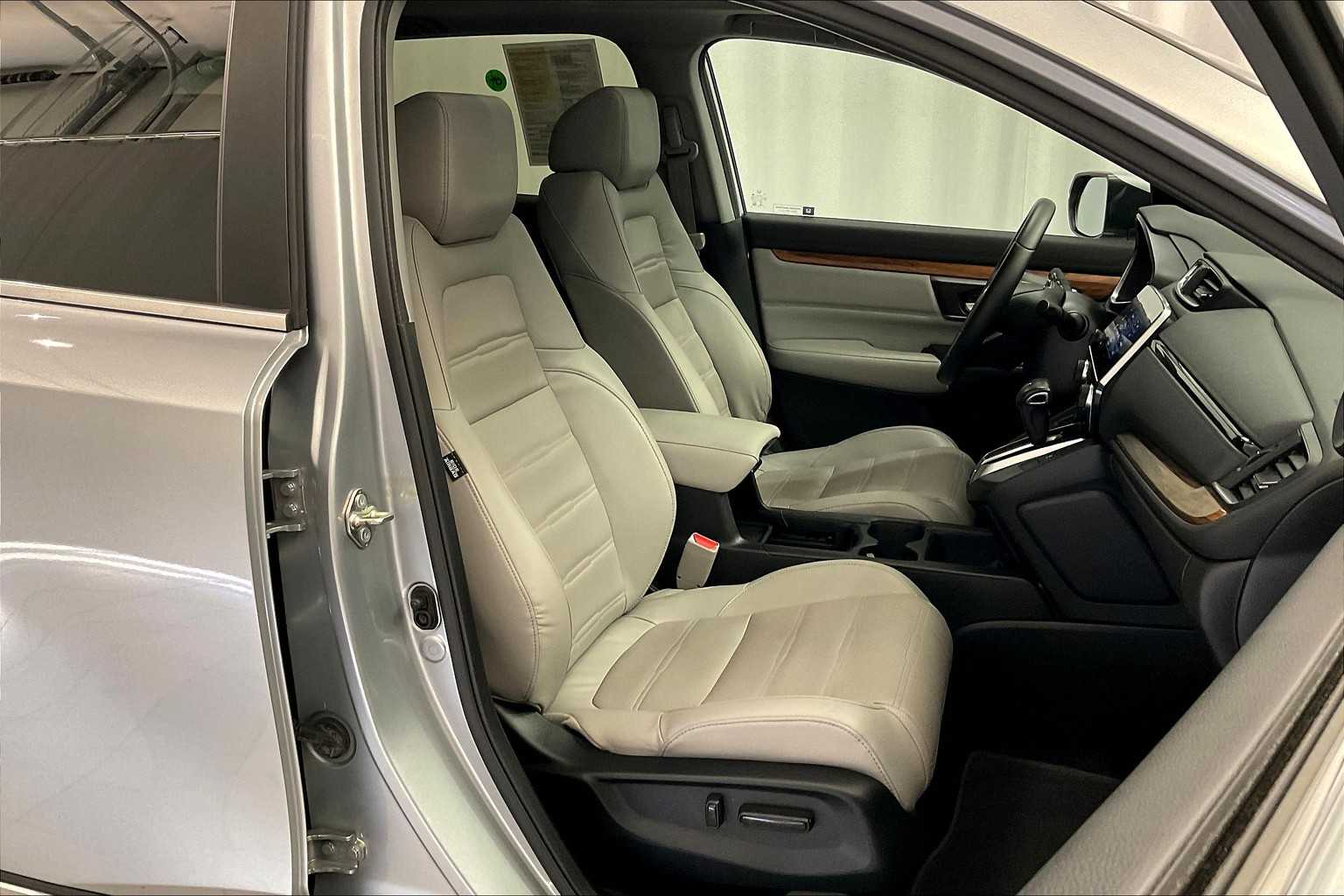 2017 Honda CR-V Touring - Photo 11