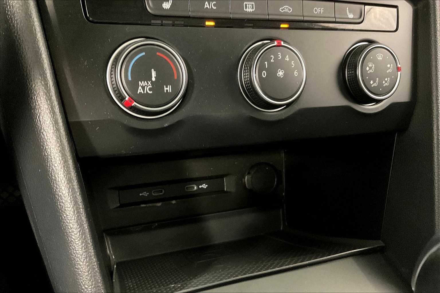 2022 Volkswagen Taos SE - Photo 26
