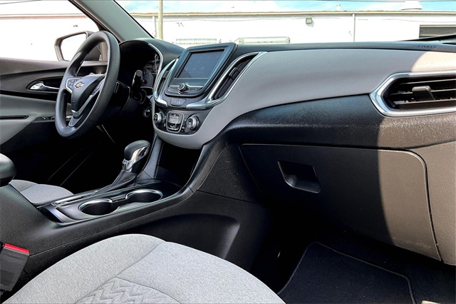 2022 Chevrolet Equinox LS - Photo 13
