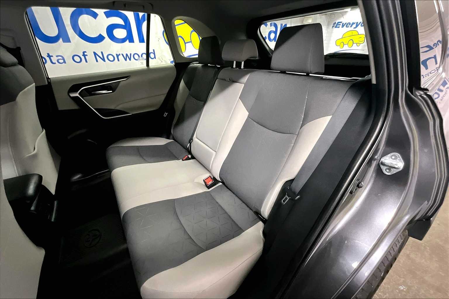 2024 Toyota RAV4 XLE - Photo 15