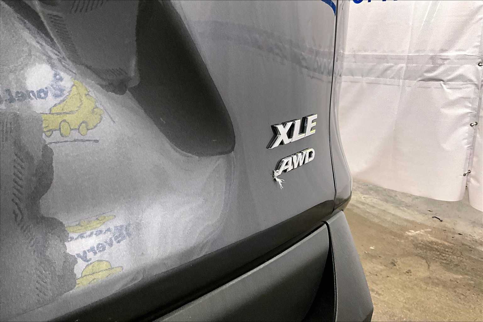 2024 Toyota RAV4 XLE - Photo 29