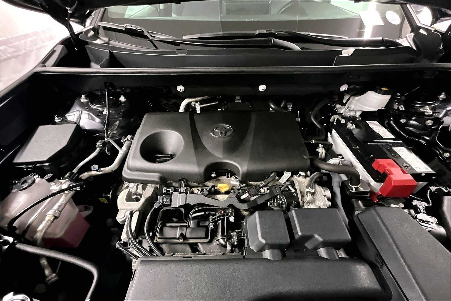 2024 Toyota RAV4 XLE - Photo 30