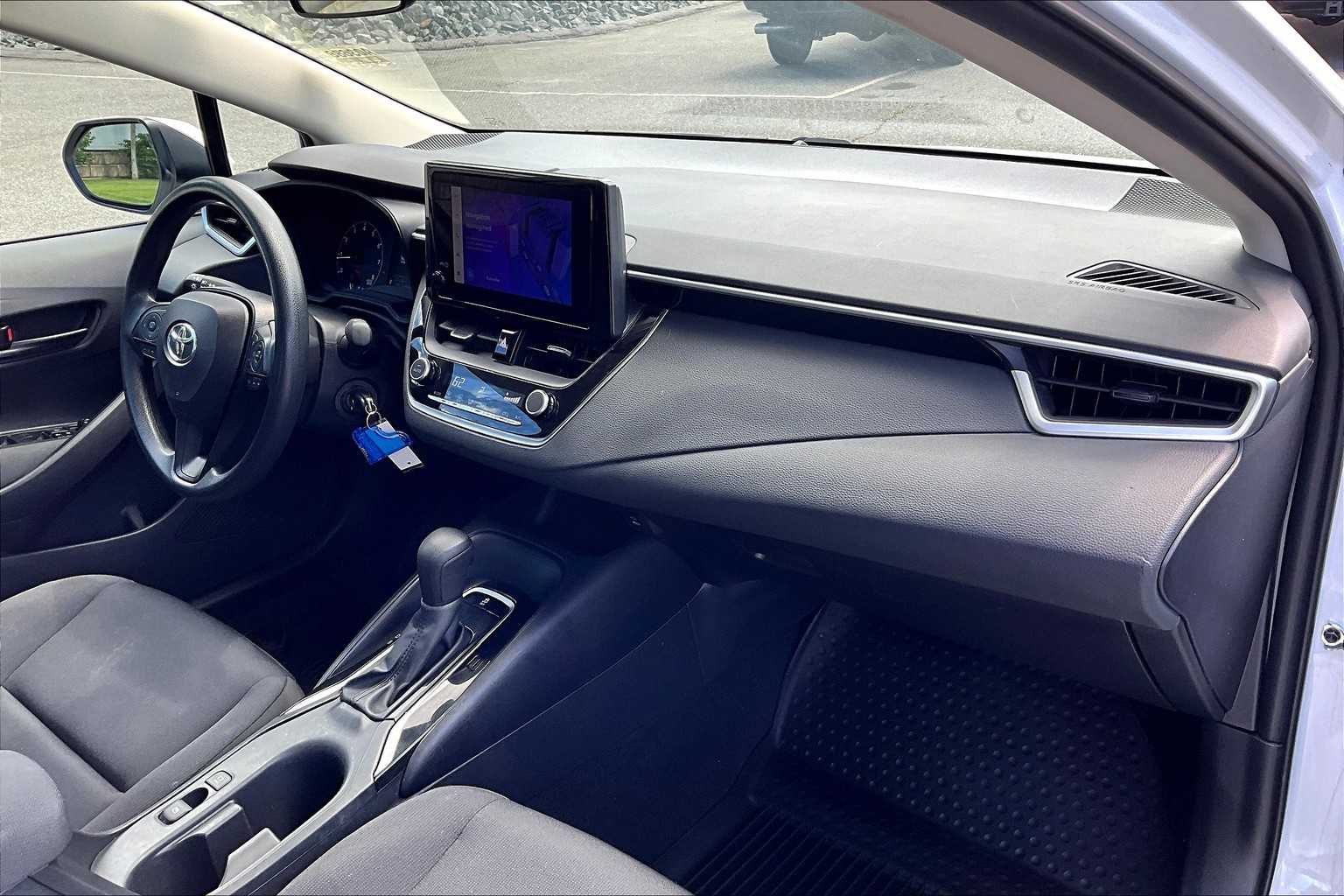 2024 Toyota Corolla LE - Photo 14