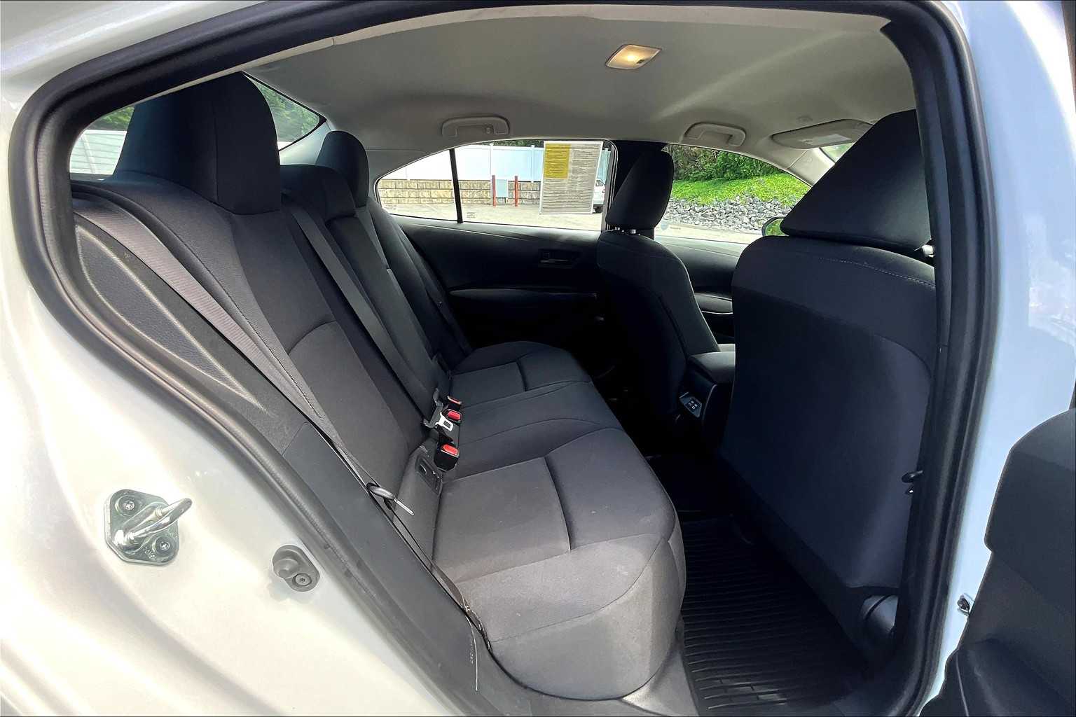 2024 Toyota Corolla LE - Photo 16