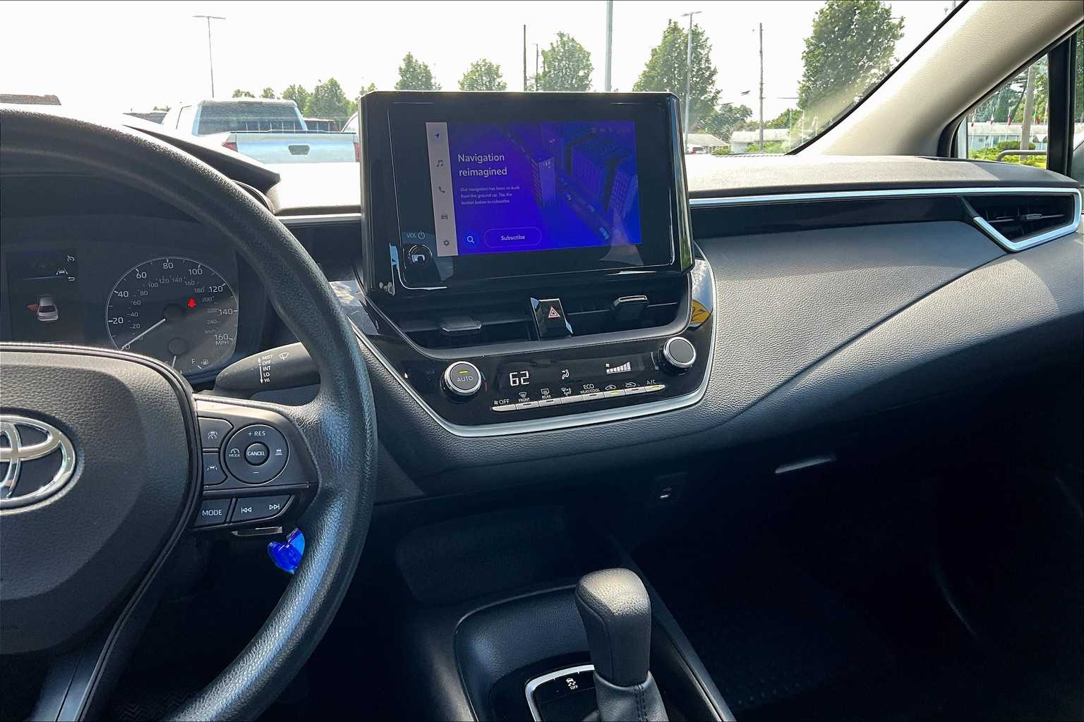 2024 Toyota Corolla LE - Photo 18