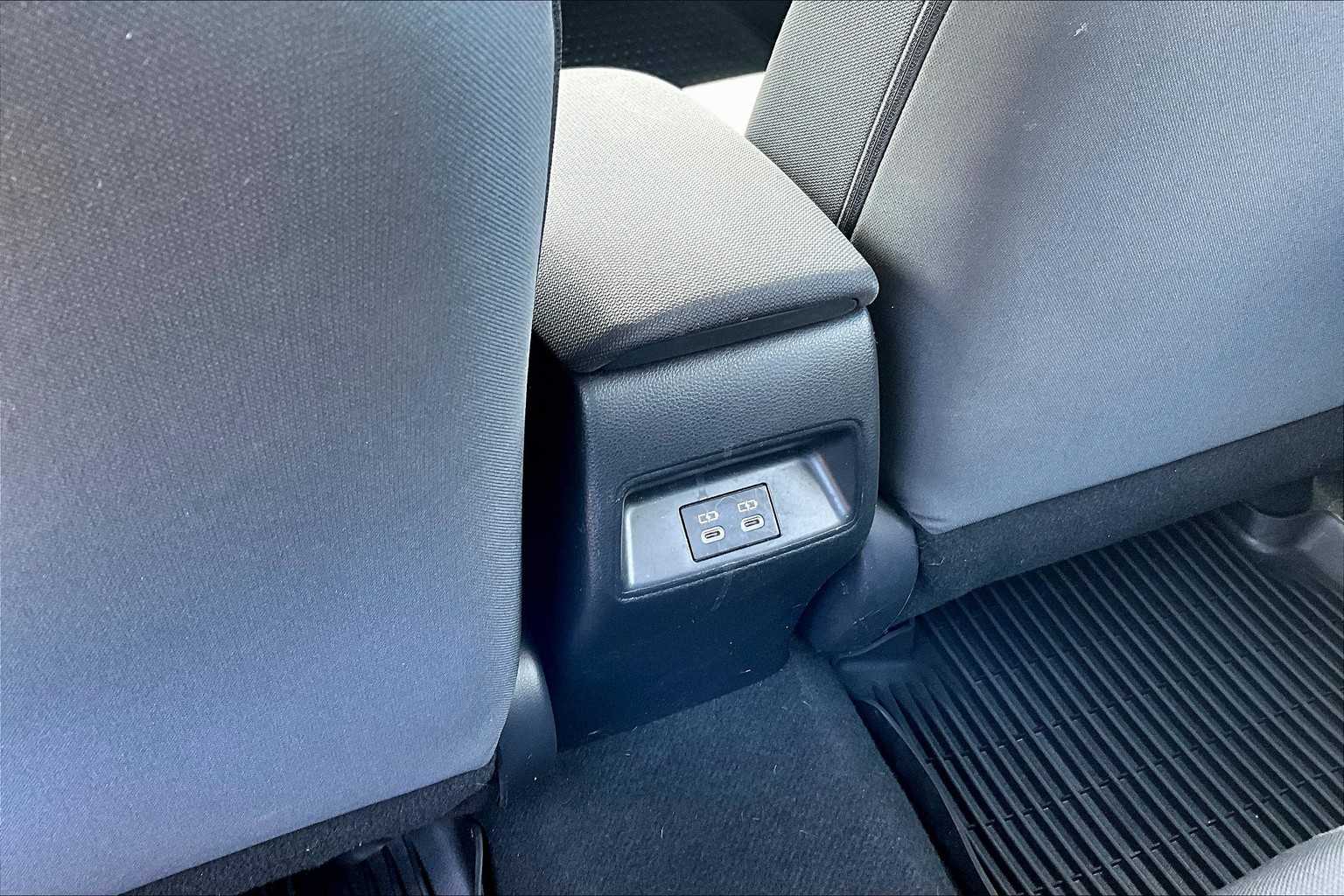 2024 Toyota Corolla LE - Photo 28