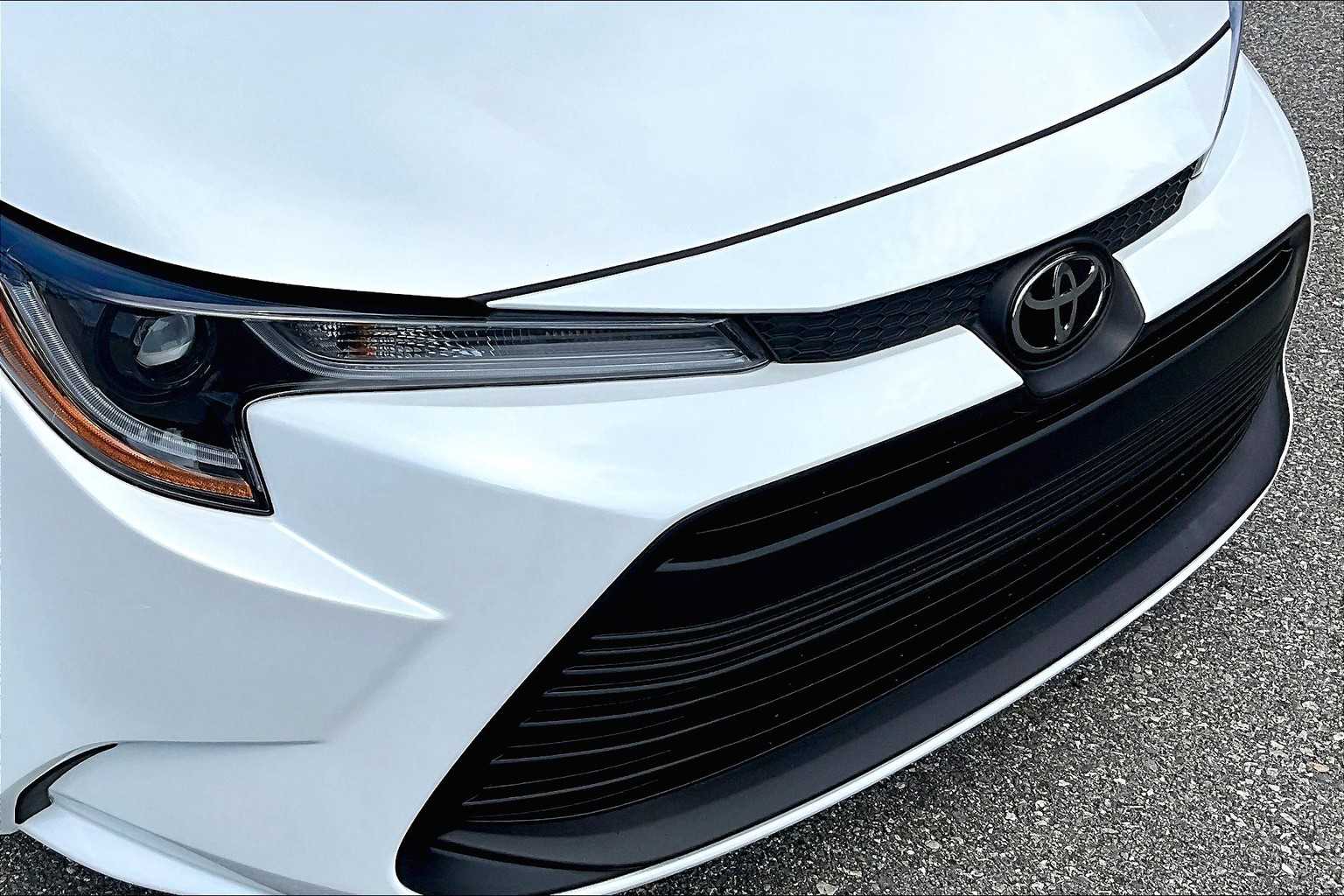 2024 Toyota Corolla LE - Photo 32