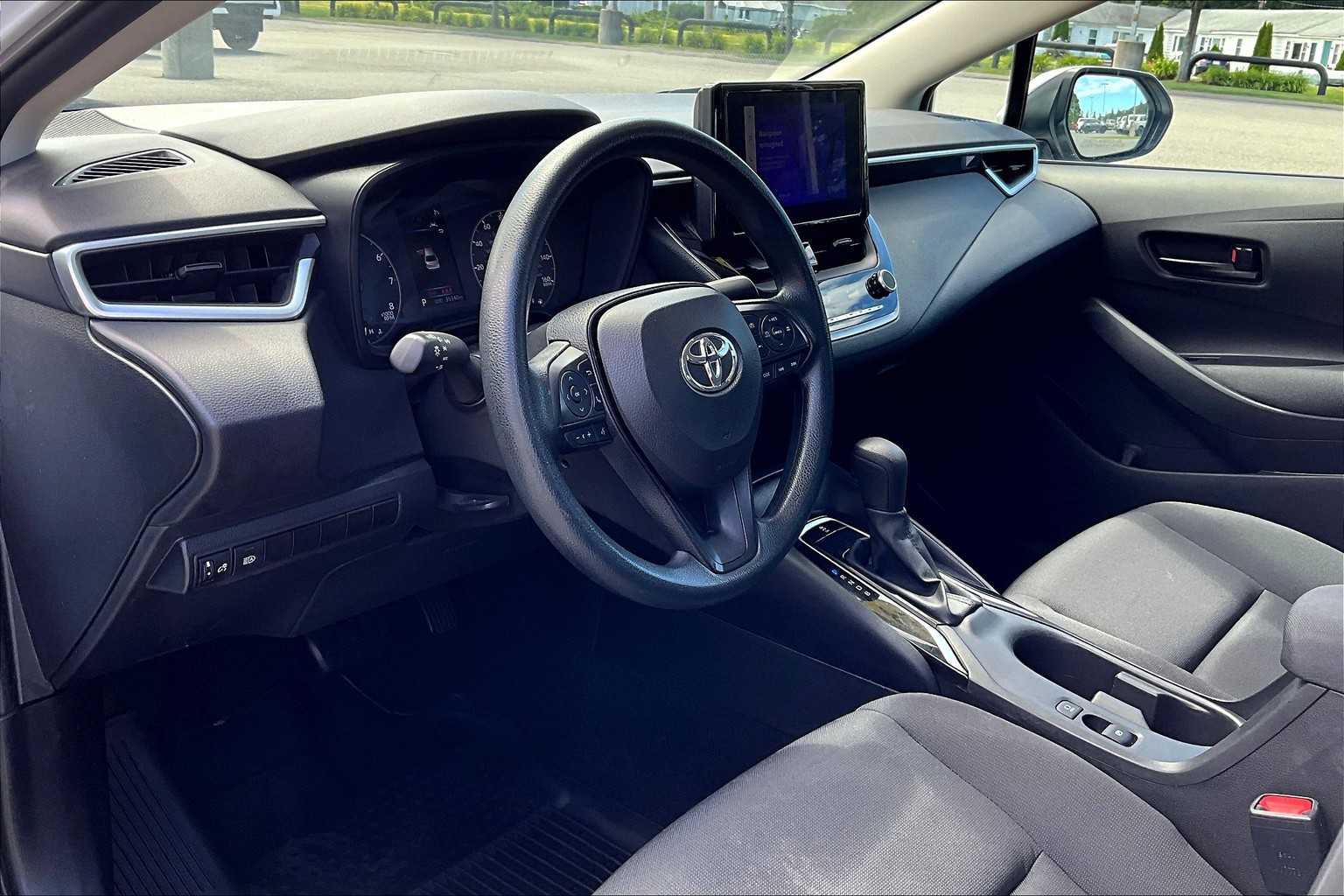 2024 Toyota Corolla LE - Photo 8