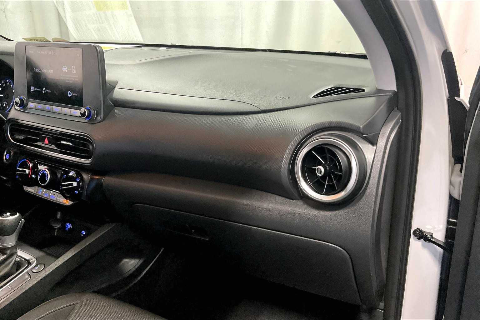 2022 Hyundai Kona SEL - Photo 13